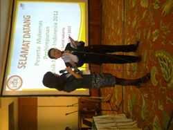 MC PKFI, dr. Santi dan dr.Soegiharto